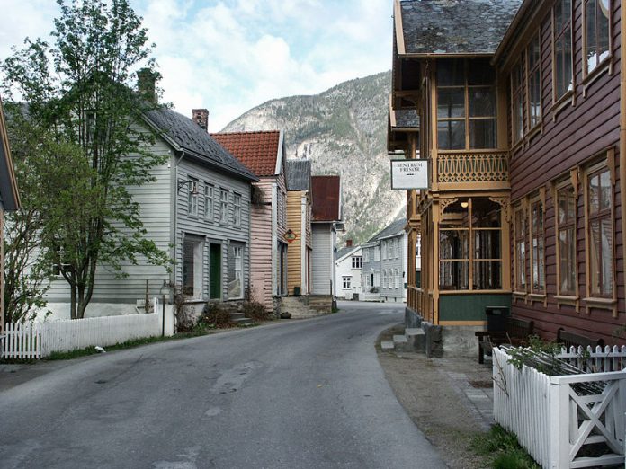 Frå Lærdalsøyri. Foto: Frode Inge Helland/Wikipedia/CC-lisens