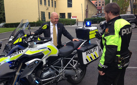 Det ligg an til å bli 12 politidistrikt i Noreg, varsla justisminister Anders Anundsen tysdag ettermiddag. To av tre politimeistrar er positive til reforma. Foto: Justisdepartementet