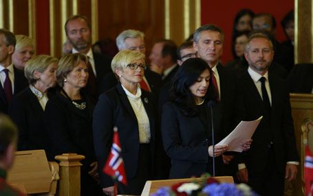 Hadia Tajik, Liv Signe Navarsete (Sp) og Bård Vegard Solhjell (SV) er profilerte nynorskpolitikarar. Foto: Stortinget / Flickr