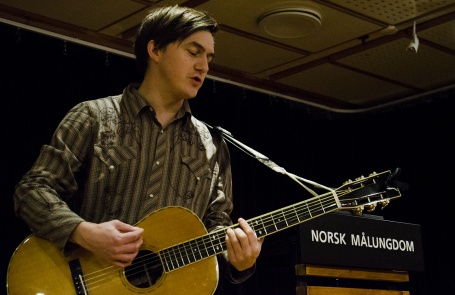 Tønes slo gjennom som nasjonal artist med albumet Sån av Salve, som han vann både Spellemannprisen og Prøysenprisen for i 2012. Foto: Andrea Rygg Nøttveit