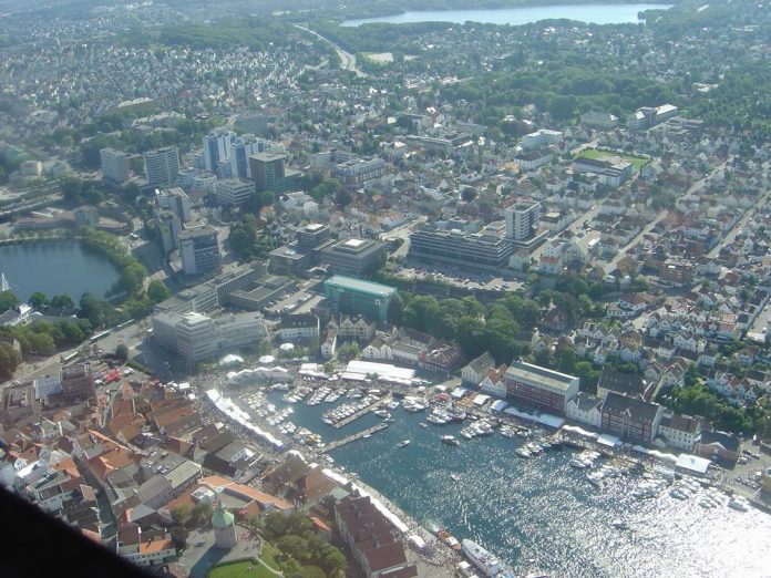 Stavanger frå lufta. Foto: Godztian , CC-BY-SA 3.0-lisens